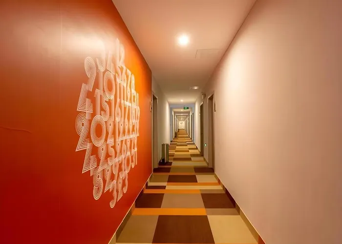 Shell Hotel Suzhou Zhangjiagang Jingang Town Central Plaza